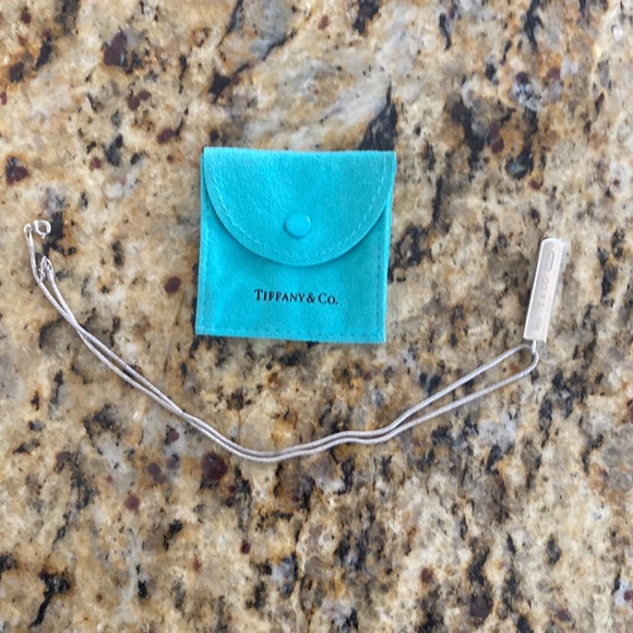 Tiffany and Co. Necklace and charm - Picture 3 of 3